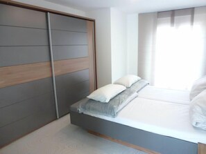 1 makuuhuone, silitysrauta/-lauta, Wi-Fi, vuodevaatteet