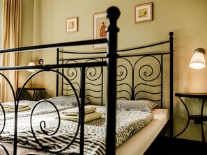 1 camera, una scrivania, accesso a Internet