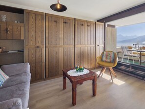 TV - Jeanne D'Arc Apt. A-8 by Interhome (Crans-Montana)