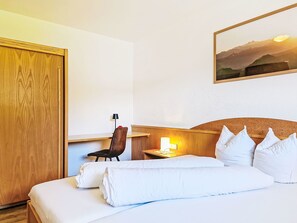2 bedrooms, free Internet