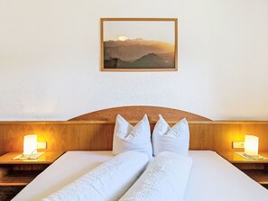 2 bedrooms, free internet