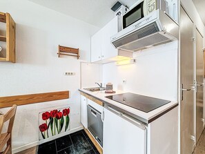Fridge, microwave, oven, dishwasher - Plein Soleil (Val Claret) by Interhome (Tignes)