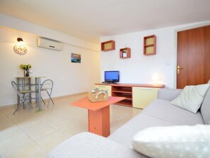 TV - Lastavica by Interhome (Vodice/Jadrija)