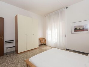 2 bedrooms, Internet