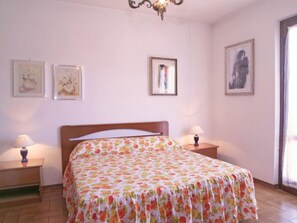 4 Schlafzimmer, Bügeleisen/Bügelbrett, WLAN