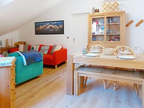 TV, DVD player - Pierres Blanches F et H by Interhome (Les Contamines)