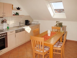 KĂŒhlschrank, Mikrowelle, Ofen, GeschirrspĂŒler
