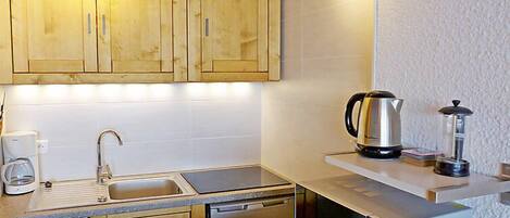 Refrigerador, microondas, horno y lavavajillas