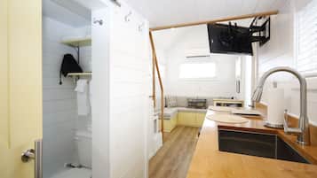 The Pasquotank | Bathroom | Shower, hair dryer, towels