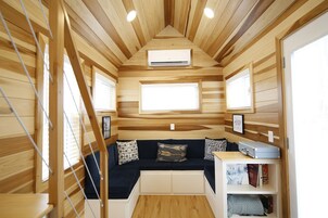 小屋 | 起居区 | 电视