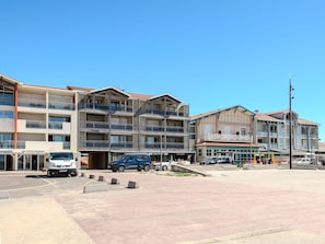 Esterni