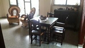 Daily continental breakfast (USD 5 per person)