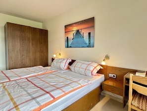 1 bedroom, iron/ironing board, Internet
