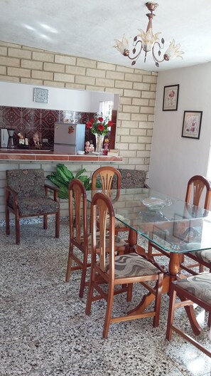 Daily continental breakfast for a fee - Villa Margarita (Candelaria)