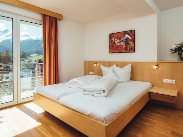 2 bedrooms, free Internet