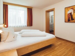 2 bedrooms, free Internet