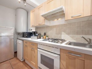 Refrigerador, microondas, horno y lavavajillas