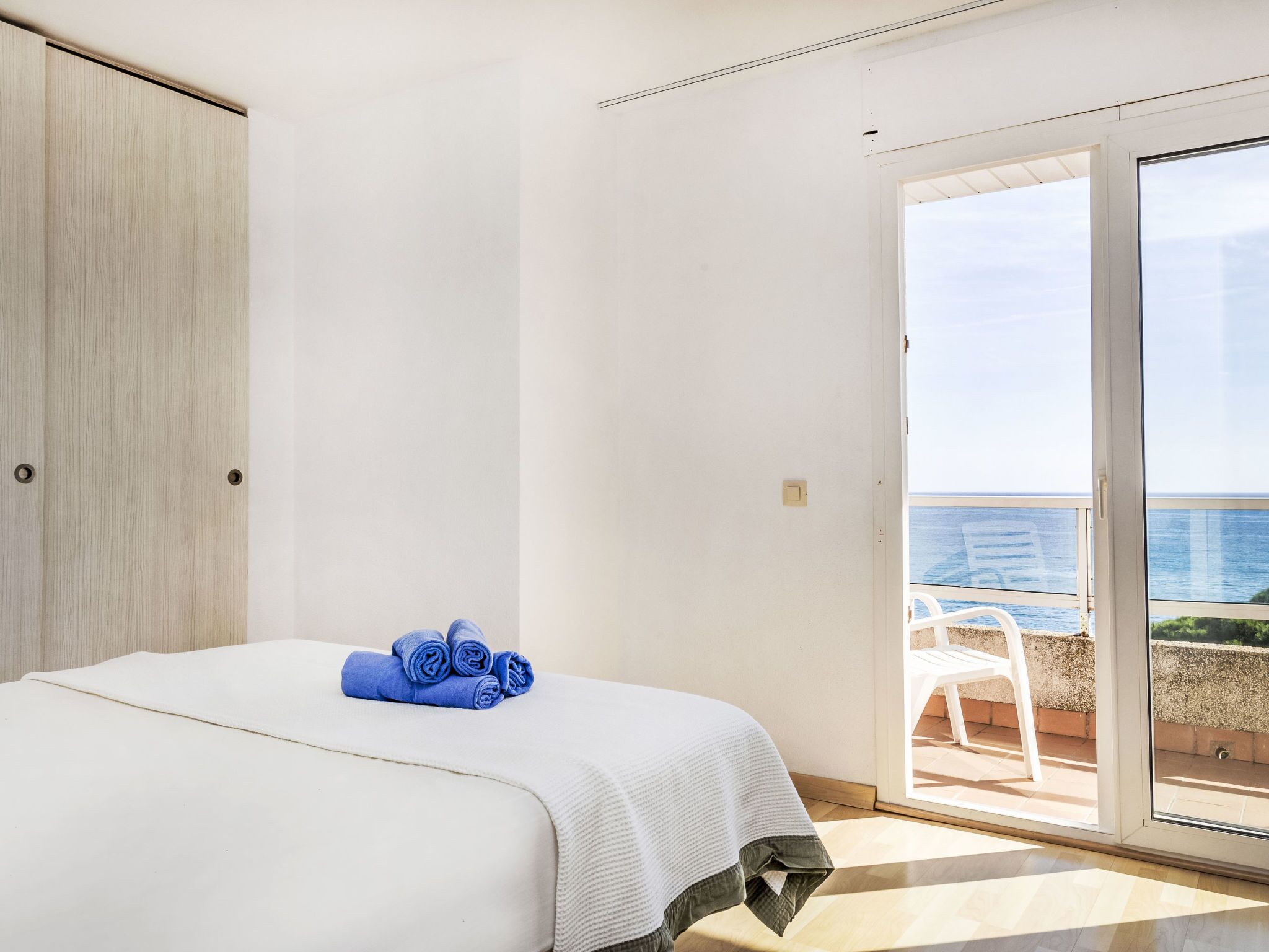 3 slaapkamers, een bureau, internet