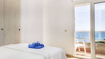 3 slaapkamers, een bureau, internet