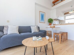 TV - Residencial Gran Sol by Interhome (L'Escala)