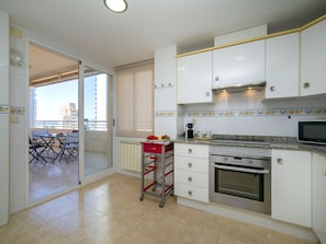 Frigorifero, microonde, forno, lavastoviglie