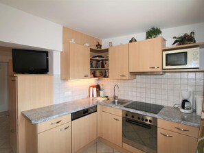 Kühlschrank, Mikrowelle, Ofen, Geschirrspüler