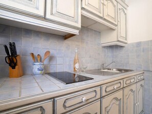 Fridge, microwave, oven, cookware/dishes/utensils