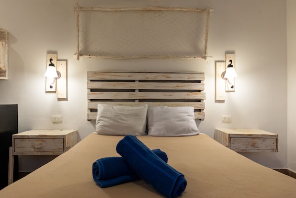 Basic Room | Free WiFi, bed sheets - Casa Isza (Playa del Carmen)