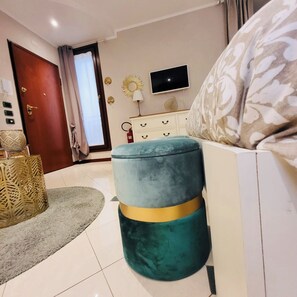 Interior - A stone's throw from the Castle (Ferrara)