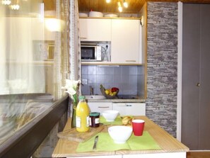 Réfrigérateur, micro-ondes, lave-vaisselle