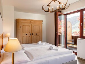 2 soverom, skrivebord og internettilgang