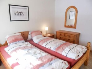 3 bedrooms, desk, free Internet - ufem Stutz by Interhome (Grindelwald)