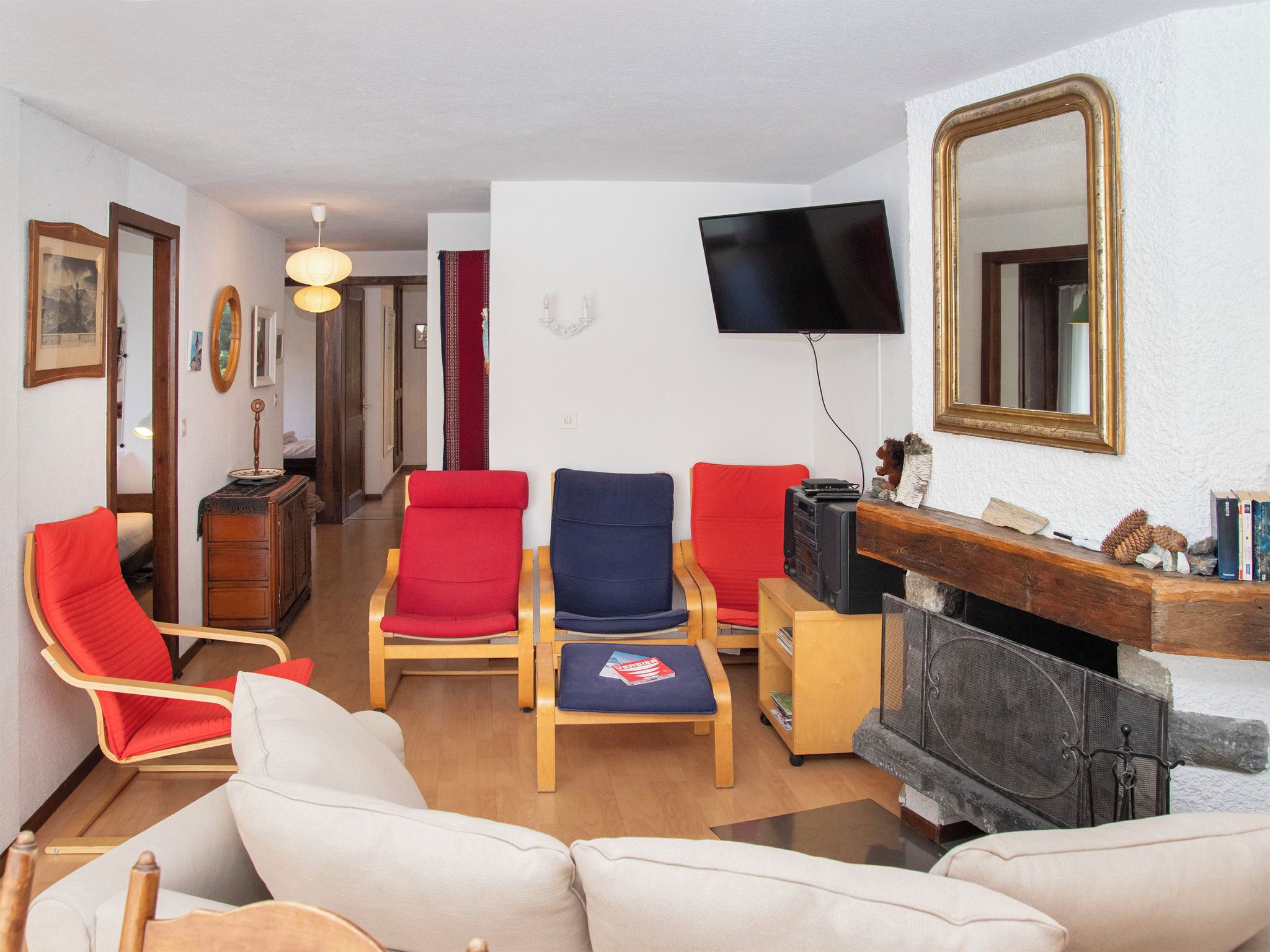 Fernseher, Kamin