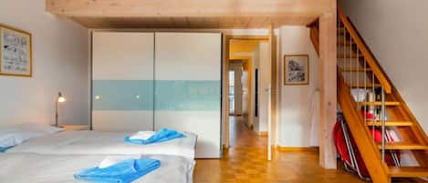 4 Schlafzimmer, Bügeleisen/Bügelbrett, WLAN