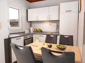 Kühlschrank, Ofen, Geschirrspüler, Toaster