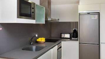 Réfrigérateur, micro-ondes, four, lave-vaisselle