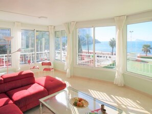 TV - Vistas sobre el mar by Interhome (Benidorm)