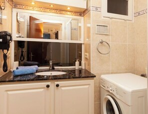 Hair dryer, towels - Adelfa apt. 1 by Interhome (L'Escala)