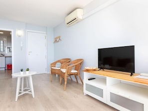 TV - Clipper by Interhome (Sant Vicenç de Montalt)
