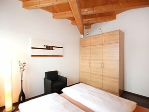 1 habitación, escritorio y internet