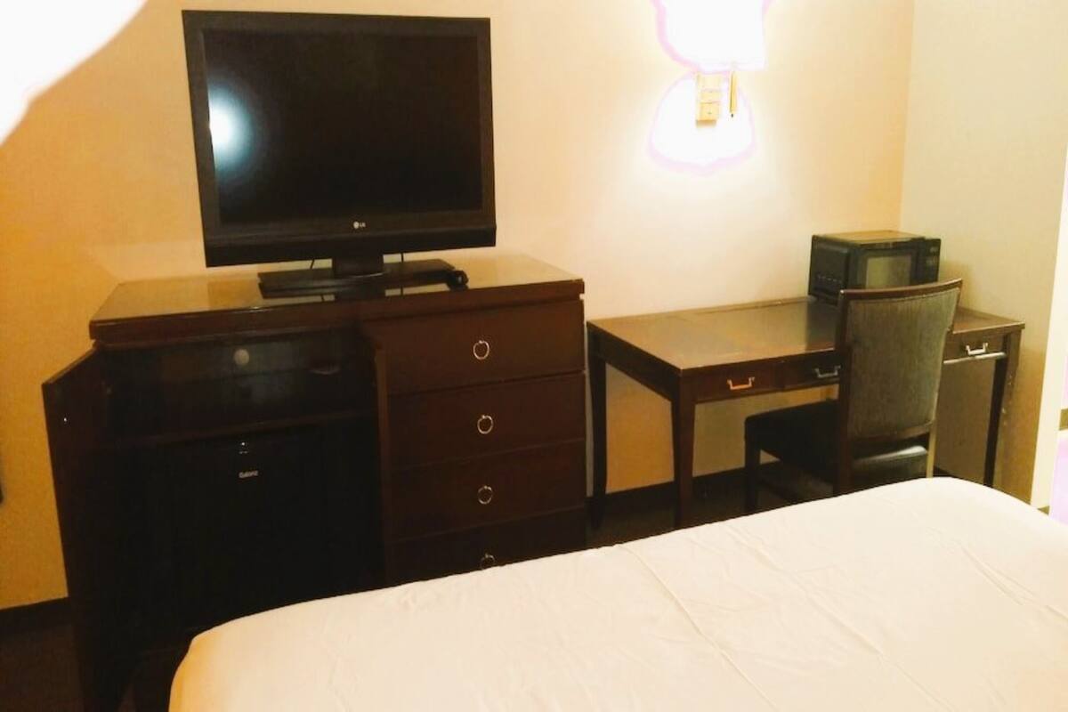Desk, iron/ironing board, free WiFi, bed sheets
