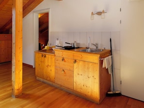 Fridge, microwave, toaster, cookware/dishes/utensils - Chalet Almisgässli by Interhome (Grindelwald)