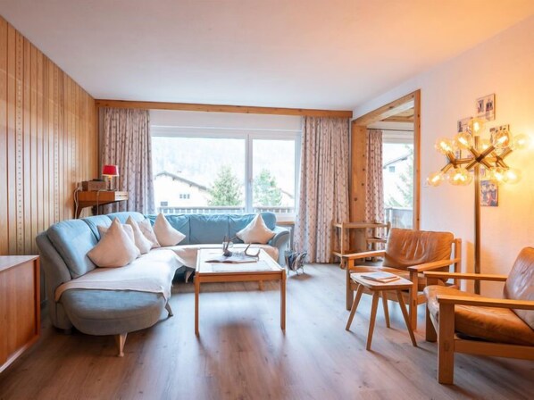 TV - Chesa Clüs 6 by Interhome (Zuoz)