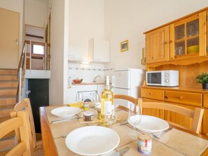 Fridge, microwave, toaster, cookware/dishes/utensils