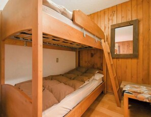 1 غرفة نوم ومكواة/لوح كي وإنترنت مجاني