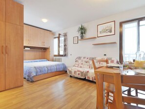 1 chambre, accès à Internet (gratuit)