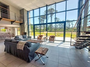 Fireplace, DVD player