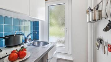 Kühlschrank, Kochgeschirr/Geschirr/Besteck