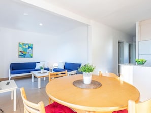 Interior - Santa Lucia by Interhome (Roses)