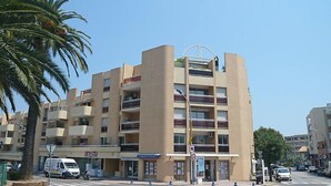 Unclassified image, 4 of 25, button - La Palmeraie by Interhome (Cavalaire)